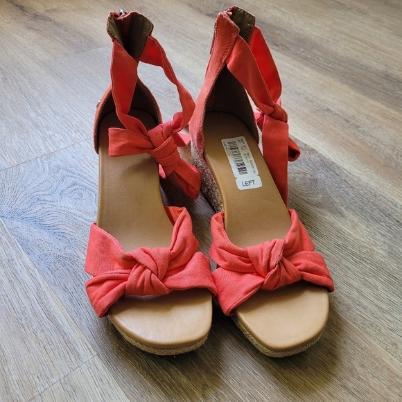 UGG Shoes - UGG Women's Yarrow Wedge Sandal Red Pepper Size US 9.5